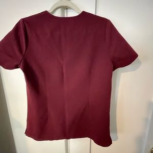 Figs scrub one pocket top - burgundy
